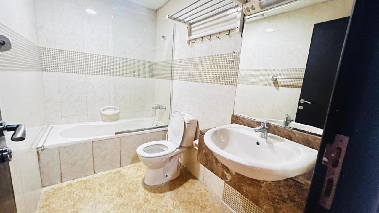 Double Partition In Al Barsha 1 Nearest To Metro منزل للإقامة *